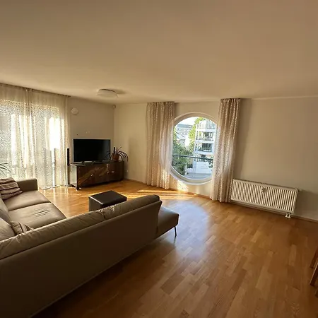 2-bedroom In Kadriorg 塔林